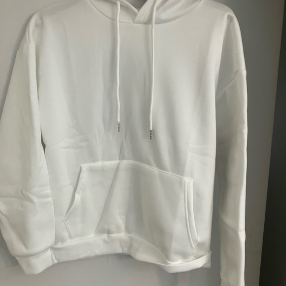 Unisex NWT pullover sweat shirt skull theme… Never worn - Picture 2 of 4